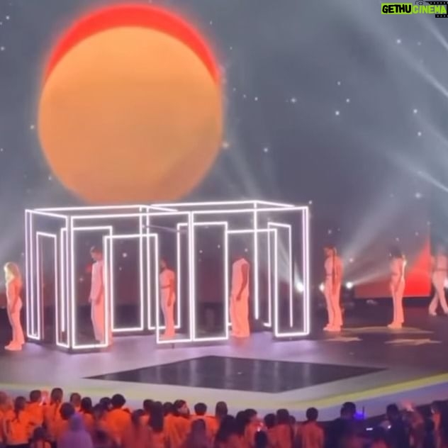 Mélanie Thomas Instagram - Thank you @nickelodeon.arabia for the invitation! We’ve presented an award and we got to perform two of @nowunited songs and i am so grateful that I got to perform AllNightLong for the show! 🩷 We also got slimedddd 🤪 #kidschoiceawards