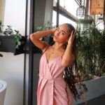 Mélanie Thomas Instagram – For Valentine we wear pink 💓💕💞💝🌸🌷💐