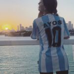 Mónica Ayos Instagram - La mente y la pasión sin fronteras.. pero el corazón mirando al sur...🫀