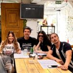Mónica Ayos Instagram - 🌎🌍🌏♥️ Hoy. Festejando nuevos comienzos muy emocionantes . #familia #mifamilia @diegooliveraok @federicoayos @vickydoll22