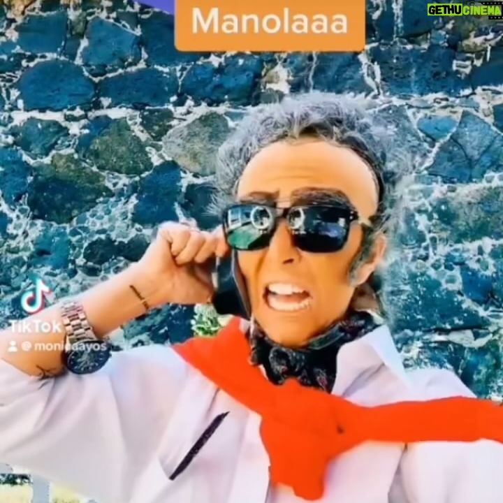 Mónica Ayos Instagram - 🎬El #besoton de cada día🙏🏻🤪 #fritonga #fritongalasaga #fritongaycaro #holamanola #sapoconcola