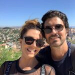 Mónica Ayos Instagram - Feliz día de la fuerza mas poderosa del universo: ♥️El amorrrrrr♥️ y también de la amistad, ese sentimiento hermoso que trae consigo lo inigualable que nace del corazón, la empatía, los códigos y valores, la reciprocidad y el respeto sostenido en tiempo. Miles de acciones hermosas son las que nos invitan a atesorar cada ser que se vuelve especial y positivo en nuestras vidas🙌🏻♥️🫶🏻🫀. #sanvalentin #diadesanvalentin #felizsanvalentin #diadelamor #diadelamorylaamistad @diegooliveraok @federicoayos @vickydoll22