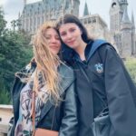 Mónica Ayos Instagram - "Never forget who you are Little star Never forget how to dream Butterfly🦋"🌷 @vickydoll22 @parquesyviajes #parquesyviajes
