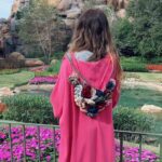 Mónica Ayos Instagram - "Never forget who you are Little star Never forget how to dream Butterfly🦋"🌷 @vickydoll22 @parquesyviajes #parquesyviajes