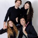 Mónica Ayos Instagram - Hoy cumple años ÉL 🎁♥️👑🎉🎈🎈🎈🎈🎈 @diegooliveraok Un ser hermoso en todos los sentidos. El hombre con el que construímos esta familia tan deseada y con quien diseñamos la vida que proyectamos en nuestras mentes cuando nos elegimos para compartir el camino. Feliz cumpleaños g0rd0000 . Sos como el vino, los años te ponen mas guapo, y mas sabio y mas genio. Entendiste todo de la vida, y se disfruta en la convivencia, en nuestras charlas filosóficas y las triviales en nuestras anécdotas y viajes, en nuestros planes juntos...aunque no puedo dejar de decir q sos un personaje memorable en los aspectos de despiste que iatusabe'🤣 y en casa causaste momentos de carcajadas a lo largo de los años siendo VOS jajajjajaa🤪 A su vez debo reconocer y agradecer q sos una fuente inagotable de paz, armonía y compañerismo ... Brindo por vos mi amor, que suerte la mía que también me elijas . Te amoooooo