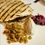 Müge Boz Instagram – Çok beğendim @telezzuz.ist 🫶
.
Bitki odaklı, fine-dining bir restaurant benim İstanbul’da uzun zamandır beklediğim bir konseptti. 
.
Her zaman söylerim, ülkemiz  bitki, sebze ve meyve çeşitliliği açısından bu tarz bitki bazlı konseptlere çok açık bir ülke. Burası da çok güzel bir örneği olmuş. Ellerinize sağlık. Alışılagelmiş sebze yemeklerininin farklı yorumlarını tatmak beni o kadar mutlu etti ki. 🥰
.
@toremsazakaydin beraber ne güzel bir buluşmaydı, tadı damağımda kaldı her anlamda 🥰
.
Oh misss😍 

#reklam