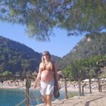 Müge Boz Instagram – Haftaya 8 aylık göbişimle girsem, ne yapabilirsiniz ki 🤭🥰🫶 #34weekspregnant