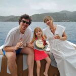 Müge Boz Instagram – Seninleyken hep en şanslı,  hep ışık dolu, hep ışıl ışıl hissediyorum. Seninle beraber yürümek, yaşamak, sevmek, sevgi saçmak ne kadar değerli… Iyi ki doğdun may lav.❤️ Nice nice ‘en’ lerle dolu yıllara…  Always Luckies 😉 @canererdeniz🥂