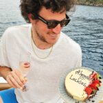 Müge Boz Instagram – Seninleyken hep en şanslı,  hep ışık dolu, hep ışıl ışıl hissediyorum. Seninle beraber yürümek, yaşamak, sevmek, sevgi saçmak ne kadar değerli… Iyi ki doğdun may lav.❤️ Nice nice ‘en’ lerle dolu yıllara…  Always Luckies 😉 @canererdeniz🥂