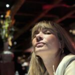 Müge Boz Instagram – Berlin babymoon dump 🤰🏼💌

1. Berilto’mla biraz fashion🫶 tarzına bayıldığım @berilkayar
2. Bi de beni tek çek bitte…
3. Kafamın karışıklığı denediğim ayakkabıların farklı tarzından belli🤔
4. Harika bir yemek yemeye gidiyoruz.
5. Michelin Star @long_march_canteen 👏 kesinlikle berlin gidilecekler listesine not edilsin👍
6. Michelin star close up’ım 😘
7. Bir takım sanatsal denemeler 😋
8. Berliners😎
9. Bu elbiseyi acaba daha ne kadar giymeye devam edebilirim… 
10. Yemekler mükemmeldi bebişkoda fıldır fıldır taklalar attı yemekten sonra 😇🥰