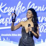Müjde Uzman Instagram - Geçtiğimiz ay Türkiye’nin en köklü kuruluşlarından biri olan Anadolu Grup bünyesindeki Anadolu Efes’in çok keyifli geçen yeni yıl partisinin moderatörlüğü tarafıma emanetti🎤🍻 #anadolugrubu #anadoluefes