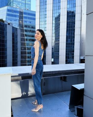 Müjde Uzman Instagram - 🏙️
Styling: @tambirleydi 
Denim on denim @levis_tr 
Shoes & neclace: @mango 
#reklam