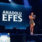 Müjde Uzman Instagram - Geçtiğimiz ay Türkiye’nin en köklü kuruluşlarından biri olan Anadolu Grup bünyesindeki Anadolu Efes’in çok keyifli geçen yeni yıl partisinin moderatörlüğü tarafıma emanetti🎤🍻 #anadolugrubu #anadoluefes