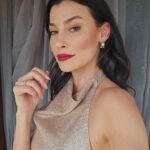 Müjde Uzman Instagram - Coca Cola İçecek 2024 İş Ortakları Buluşması Premium İçecek Kategorisi sunumunu bana emanet ettikleri için @cocacolaicecek ‘e çok teşekkürler. Bu ihtişamlı sahnede olmak benim için ayrıca heyecan vericiydi. #cci2024 #cocacolaiçecek @oksijen_events @eventpartners @salihaabaygurcay @rhpozitifmenajerlik @rahsanozkilicfelder Elbise: @begumbdh 📸: @burcingezen