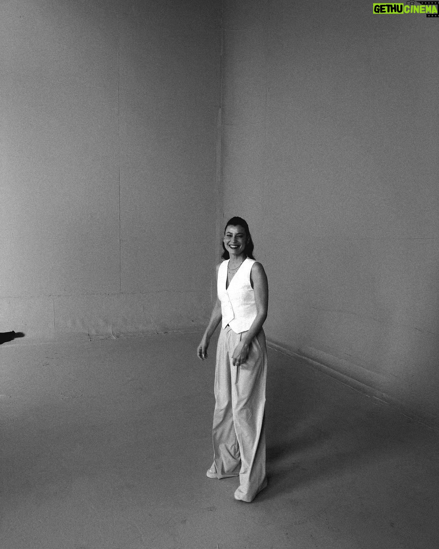 Müjde Uzman Instagram - "Oh, you think darkness is your ally.." . . 📸: @tambirleydi Edit: 🙋🏻♀️