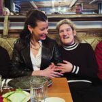Müjde Uzman Instagram - Bugün 21 Mart Dünya Down Sendromu Farkındalık Günü. Dün akşam, yıllardır farkındalık yaratmak ve destek olmak için çok güzel çalışmalar yapan sevgili Selda Topal ve Mehmet Topal’ın düzenlediği iftar yemeğinde buluştuk. Sohbetler ettik. Özellikle Down Cafe’lere olan desteğin artması da benim temennim. Dünya onlarla güzel, onlarla anlamlı. Farkındayız, sizinleyiz.🫂👍🏼🫶🏼