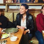 Müjde Uzman Instagram - Bugün 21 Mart Dünya Down Sendromu Farkındalık Günü. Dün akşam, yıllardır farkındalık yaratmak ve destek olmak için çok güzel çalışmalar yapan sevgili Selda Topal ve Mehmet Topal’ın düzenlediği iftar yemeğinde buluştuk. Sohbetler ettik. Özellikle Down Cafe’lere olan desteğin artması da benim temennim. Dünya onlarla güzel, onlarla anlamlı. Farkındayız, sizinleyiz.🫂👍🏼🫶🏼