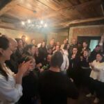 Müjde Uzman Instagram - Bugün 21 Mart Dünya Down Sendromu Farkındalık Günü. Dün akşam, yıllardır farkındalık yaratmak ve destek olmak için çok güzel çalışmalar yapan sevgili Selda Topal ve Mehmet Topal’ın düzenlediği iftar yemeğinde buluştuk. Sohbetler ettik. Özellikle Down Cafe’lere olan desteğin artması da benim temennim. Dünya onlarla güzel, onlarla anlamlı. Farkındayız, sizinleyiz.🫂👍🏼🫶🏼