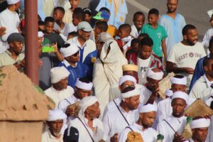 MOHAMED BASSOU Instagram - تيتي نلحنى أو ضريب الحنة من التقاليد العريقة بتامگروت🥰🥰🥰
Token by @mohammed_elfatihi