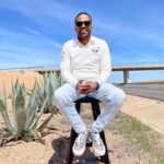 MOHAMED BASSOU Instagram – جائزة سنة 2023 لأكثر مضحك مغربي داز فتيشكة، شكرا أسعار  البنزيين🎁🎁🎁🎁