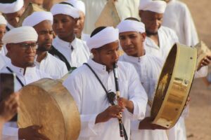 MOHAMED BASSOU Instagram - تيتي نلحنى أو ضريب الحنة من التقاليد العريقة بتامگروت🥰🥰🥰
Token by @mohammed_elfatihi