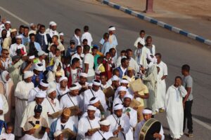 MOHAMED BASSOU Instagram - تيتي نلحنى أو ضريب الحنة من التقاليد العريقة بتامگروت🥰🥰🥰
Token by @mohammed_elfatihi