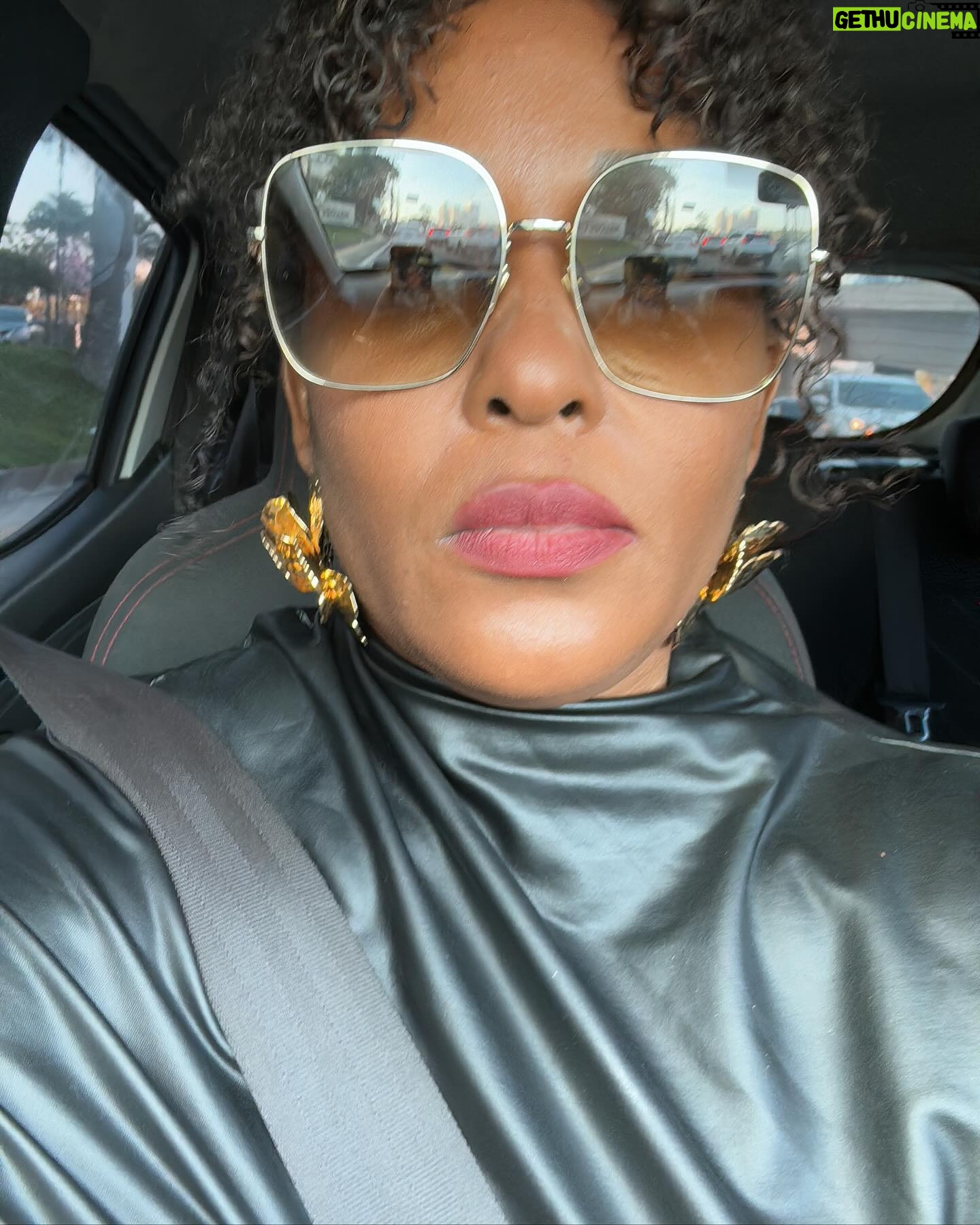 Maíra Azevedo Instagram - Dia memorável para prestigiar e acompanhar de perto o @legendsintownbr com @oprah. E nada mais especial do que estar com pessoas tão queridas.