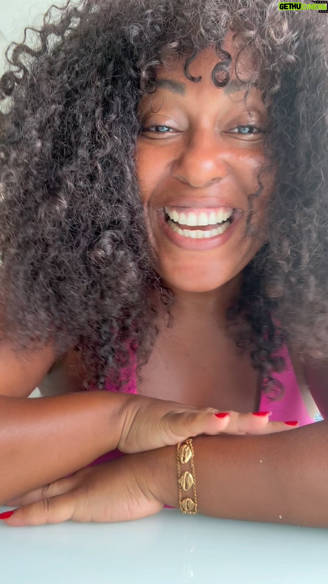 Maíra Azevedo Instagram - Se a gente vive em um eterno primeiro de abril