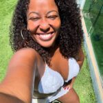Maíra Azevedo Instagram - Domingo eu me entrego
