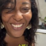 Maíra Azevedo Instagram - Sobre a contradição de ser mãe de adolescente e de uma criança!Quando vc tem filho com idade em até cinco anos…Você implora para a criança comer, se alimentar melhor…comer tudo Quando você tem filho adolescente…você implora para dar uma segurada e não comer tudoooo… Eu tenho as duas versões em casa! #mae #maternidade