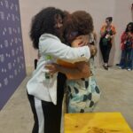 Maíra Azevedo Instagram - Compartilhar minhas histórias e ouvir as histórias de outras pessoas me faz acreditar que a troca é uma ferramenta poderosa! Muito feliz de participar da #bienaldolivro aqui em Salvador!