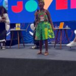 Maíra Azevedo Instagram - Compartilhar minhas histórias e ouvir as histórias de outras pessoas me faz acreditar que a troca é uma ferramenta poderosa! Muito feliz de participar da #bienaldolivro aqui em Salvador!