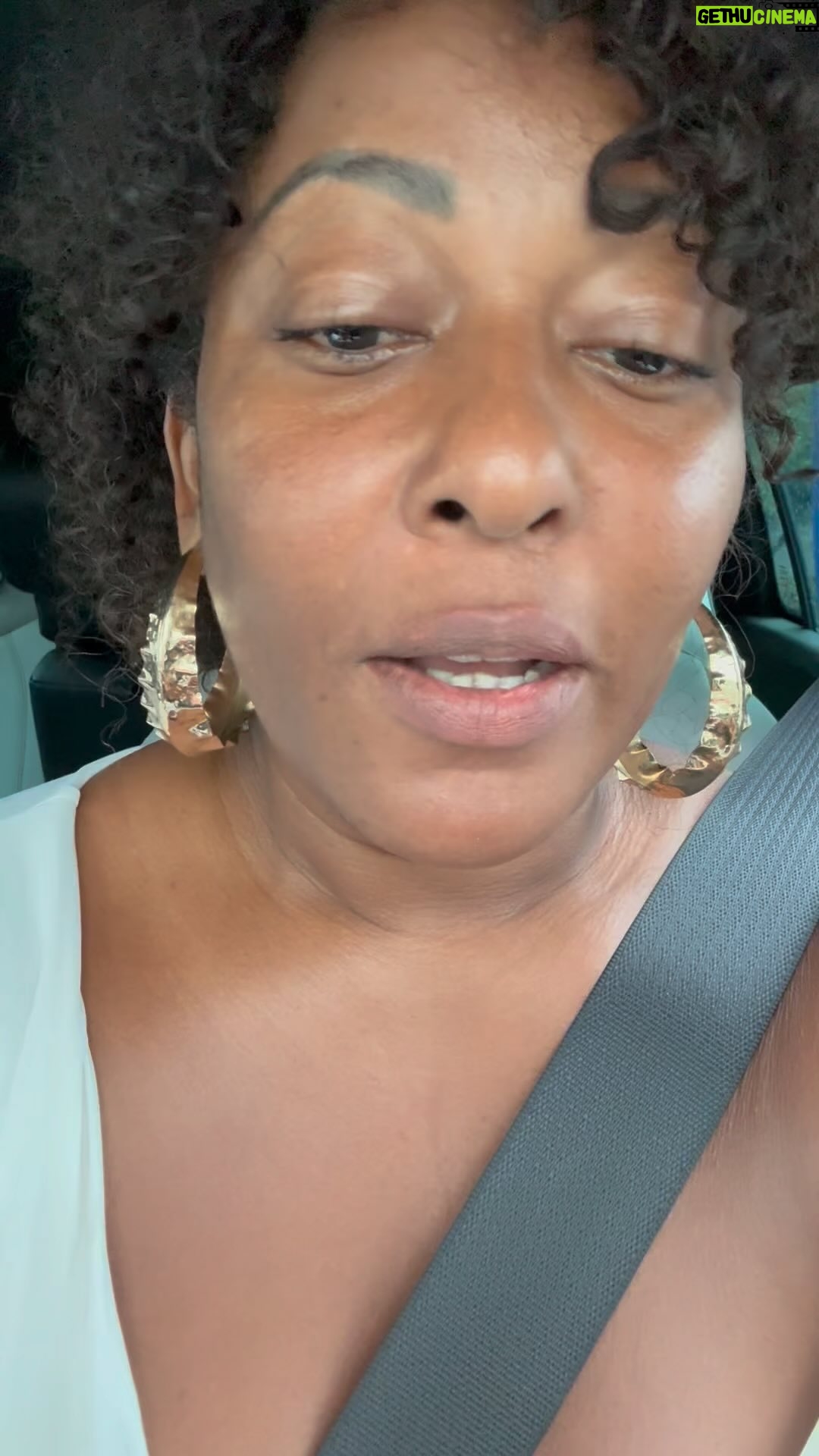Maíra Azevedo Instagram - Não confunda lutar por uma relação e aceitar humilhação #relacionamento