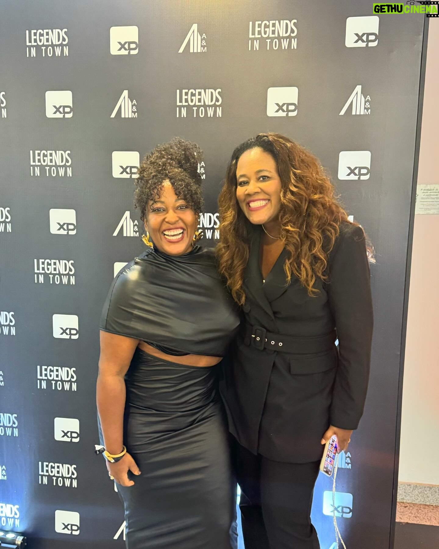 Maíra Azevedo Instagram - Dia memorável para prestigiar e acompanhar de perto o @legendsintownbr com @oprah. E nada mais especial do que estar com pessoas tão queridas.