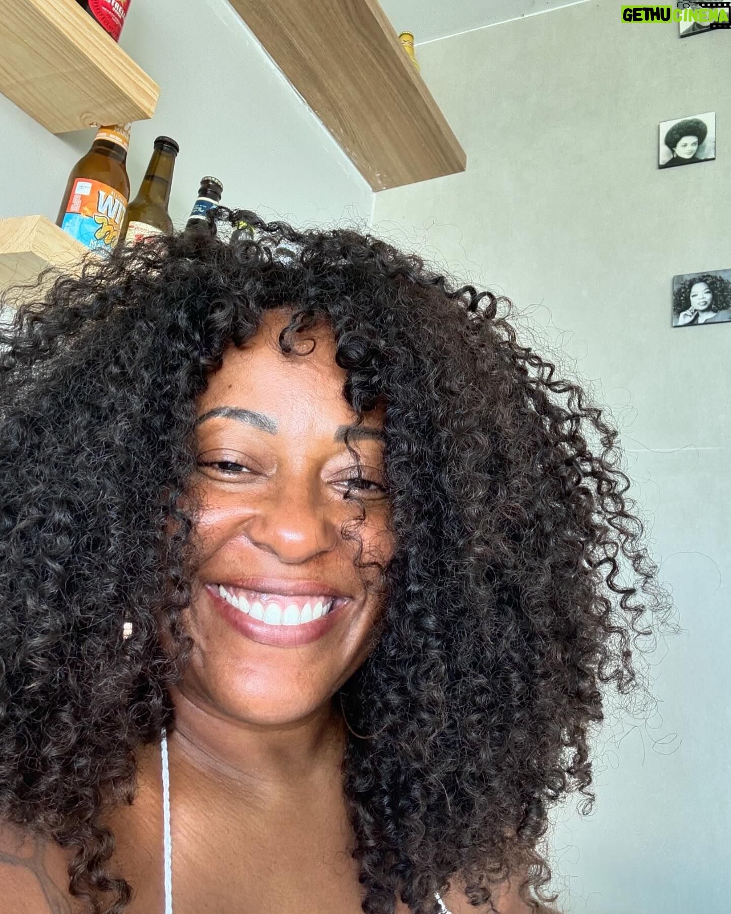 Maíra Azevedo Instagram - Domingo eu me entrego