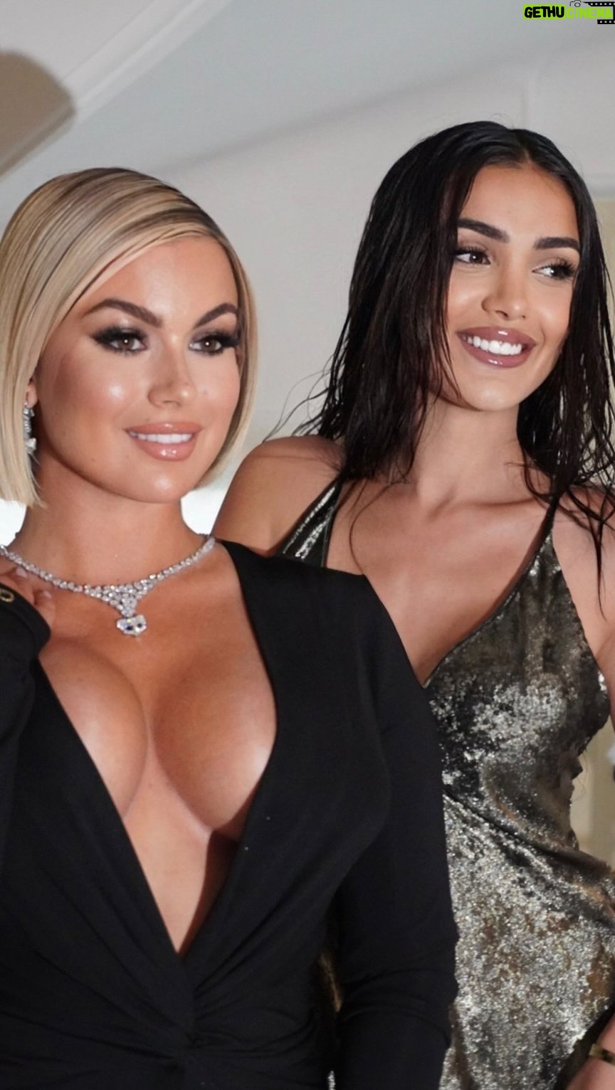 Maïssane Aghioul Instagram - Blair et Serena si elles avaient pas percé 👩🏼🤝👩🏻