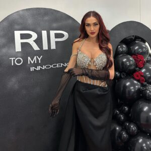 Maïssane Aghioul Instagram - C’EST OFFICIEL, l’ancienne baby may n’est plus de ce monde 🫶

Mes robes de stars par la meilleure @dreamdress_hautecouture 💕
Déco   organisation @mondoux.event 🤍
MES GÂTEAUX COMME D’HABITUDE AVEC @les_gourmandises_de_jo 🎂