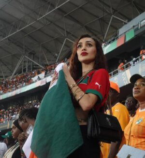 Maïssane Aghioul Instagram - JOUR DE FÊTE 🇨🇮 

Merci la Côte d’Ivoire pour votre accueil et votre gentillesse, je reviendrai pour sûr 🇨🇮🇨🇮

@tukki.katt @amani.story_