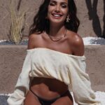 Maïssane Aghioul Instagram – Ana Marrakchia 🙂‍↕️ @thefarm_marrakech 

Tan by @s_and_vae
