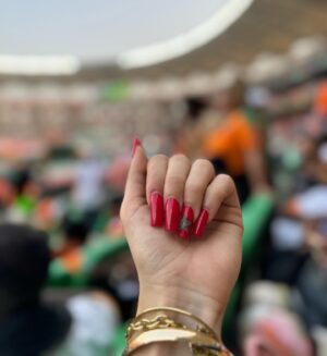 Maïssane Aghioul Instagram - JOUR DE FÊTE 🇨🇮 

Merci la Côte d’Ivoire pour votre accueil et votre gentillesse, je reviendrai pour sûr 🇨🇮🇨🇮

@tukki.katt @amani.story_