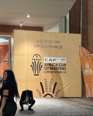 Maïssane Aghioul Instagram - La côte d’Ivoire est chic 🇨🇮🫶🏻 

Merci à @cocan2023 pour l’invitation ⚽️

@tukki.katt @amani.story_ ❤️‍🔥
