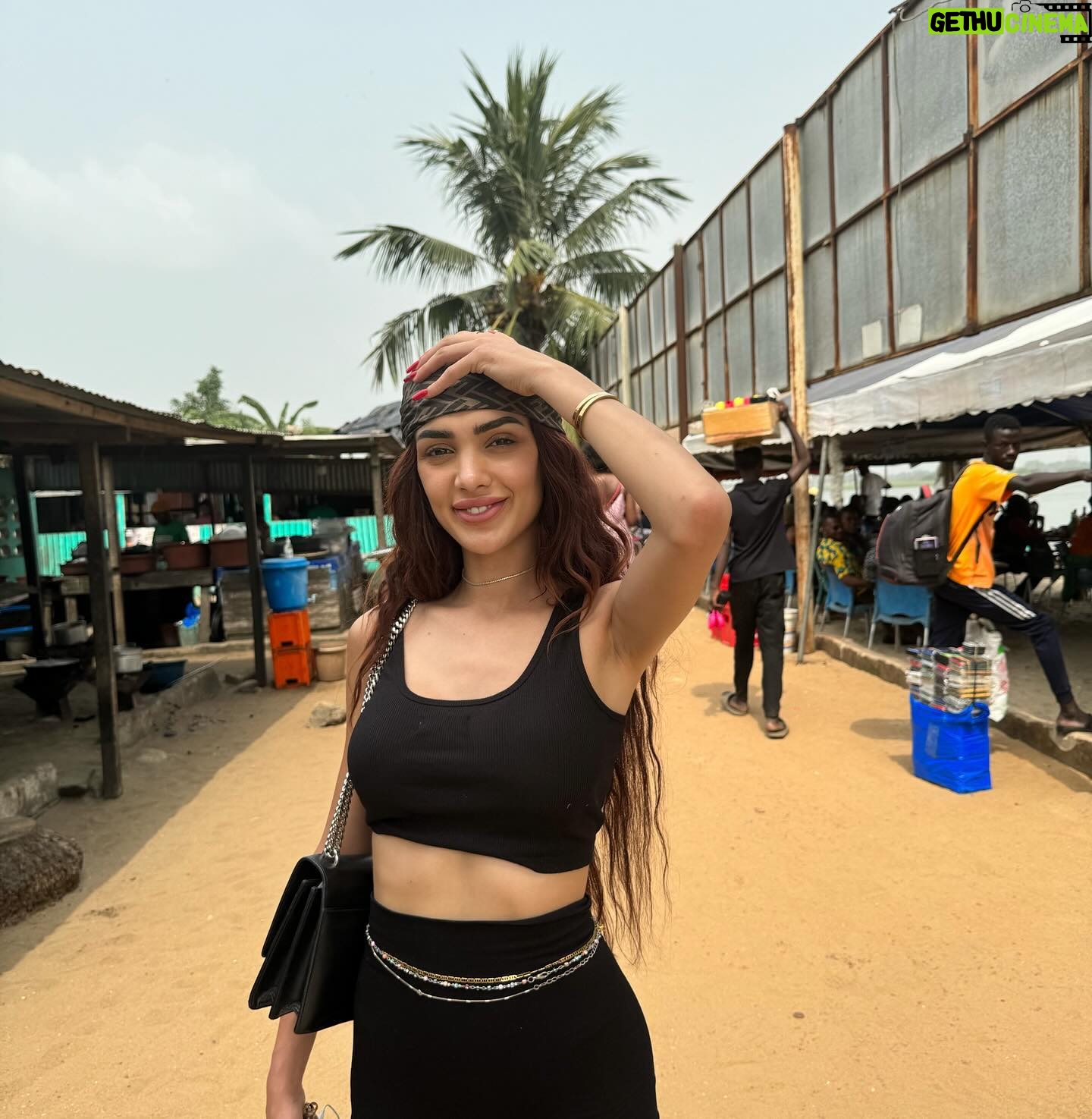Maïssane Aghioul Instagram - Y a Dieu dedans 🇨🇮 @amani.story_ @tukki.katt 🫶🏻🫶🏻