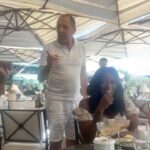 Maïssane Aghioul Instagram - Ce post est pour mes copines, Merci pour les heures passées à écouter la même histoire, Pour les milliers de mouchoirs, Pour me laisser crier en voiture, Pour faire comme si tout allait bien même quand ça va mal, Pour toutes les fois où vous m’avez forcé à finir mon assiette, Et pour tout le reste Love 🩵🌈