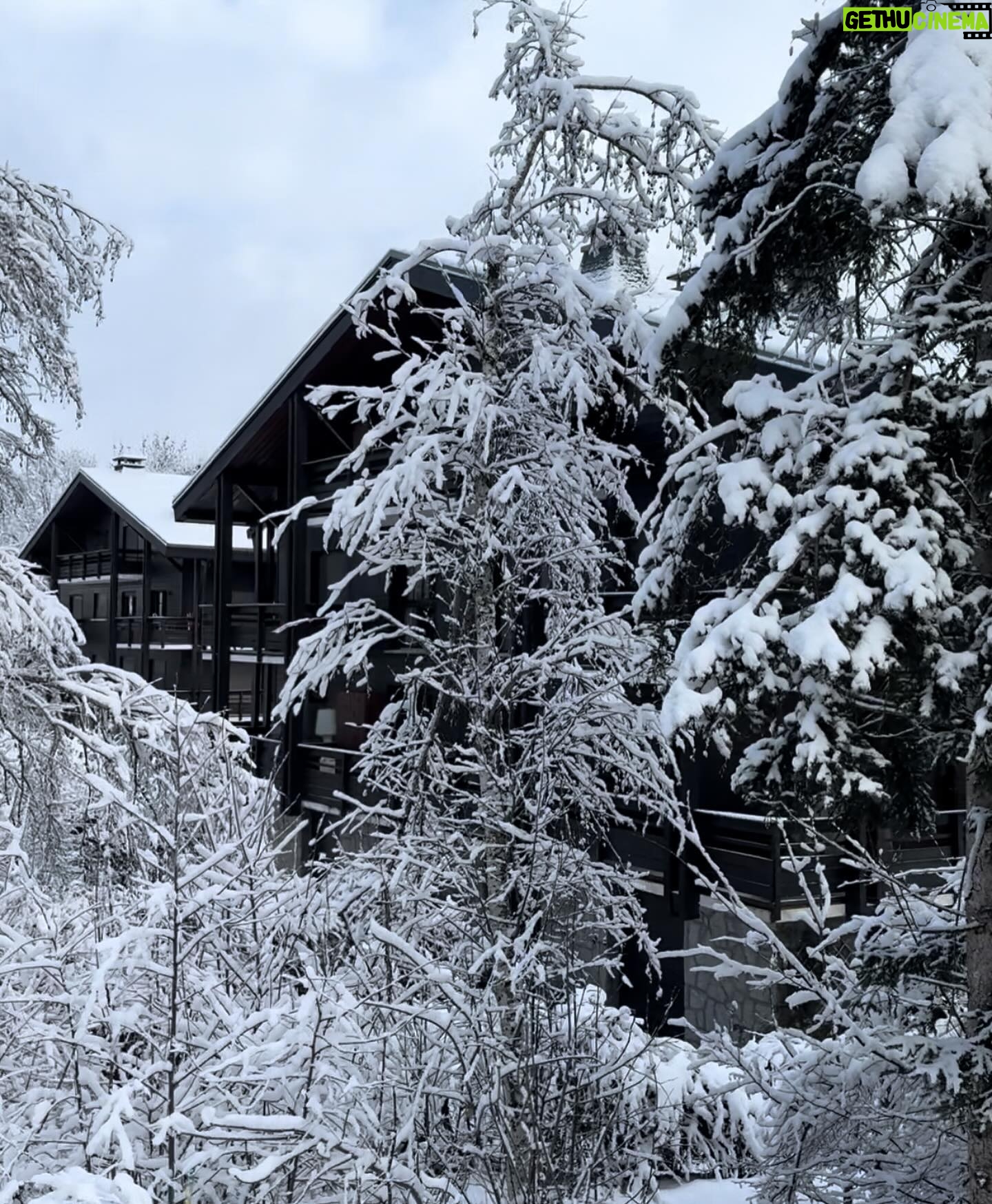 Maïssane Aghioul Instagram - Kisses depuis Megeve ❄️