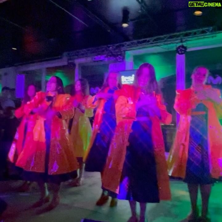 Macarena García Instagram - Inolvidable @sansebastianfes 💫 Con el mejor equipo del mundo. Muy muy afortunada.