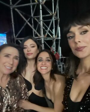 Macarena García Instagram - Anoche en los Premios Goya.

Qué suerte poder formar parte de esta noche y estar cerquita de @soyambrossi y @javviercalvo :) 

Gracias al equipo maravilloso que me acompañó. 
@ivangomez @mariaverano.mk @chanel.beauty @jorgeariza @loewe @laurasolerbeltran@monica_msi @bulgari 💕