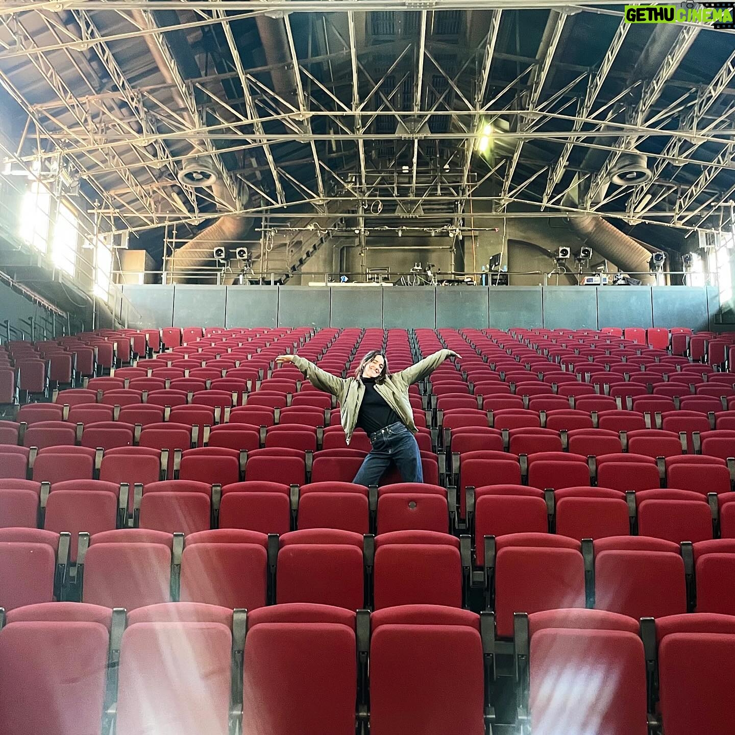 Macarena García Instagram - Hoy estrenamos en el @mataderomadrid Nuestros actos ocultos! Qué nervios! Qué emoción! Qué suerte de equipo. @lautaroperotti @santimarin @infocarmenmachi @juandiegovell os quiero 🩷 Gracias a todos por llenar el teatro!!