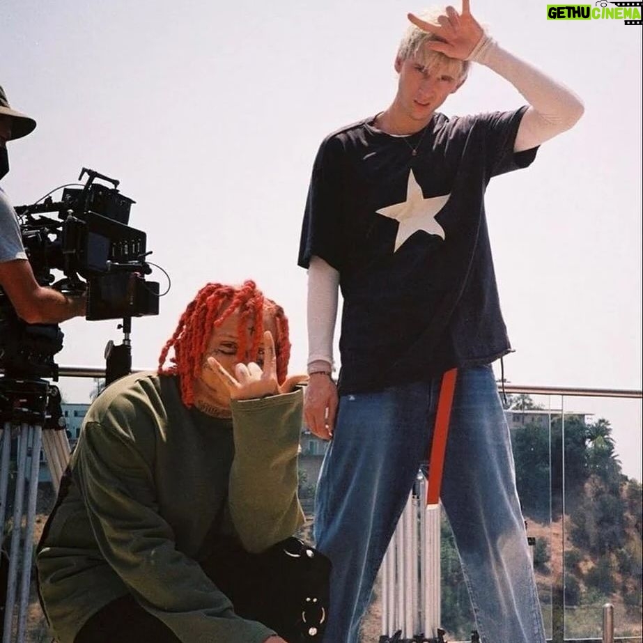 Machine Gun Kelly Instagram - genre:sadboy dropping tonight 🥲 ly twin @trippieredd 1400 XX ♾️