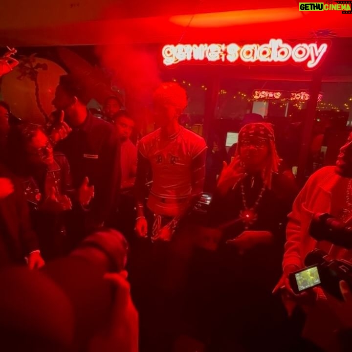 Machine Gun Kelly - 383.6K Likes - one more week ... @genresadboy
pre save the album ❤️🩹