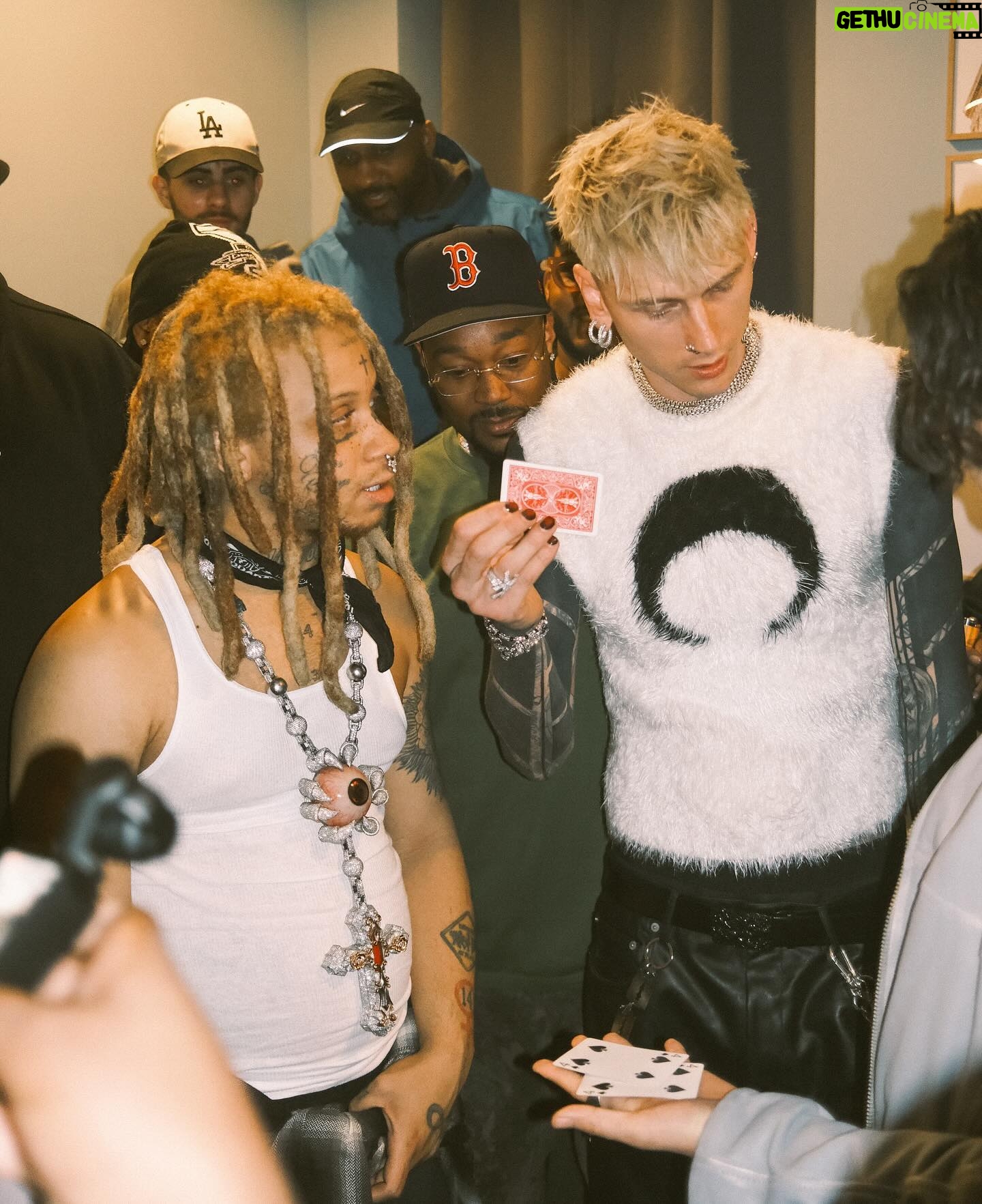 Machine Gun Kelly Instagram - genre : nyc 🗽